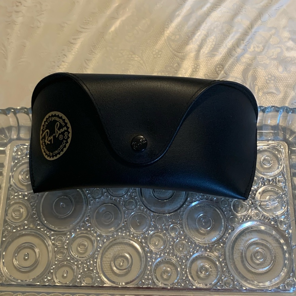 Ray ban case with loop on back.